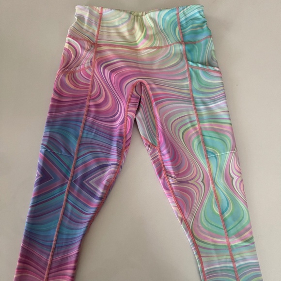 Coeur Pura Vida Running Capris NWOT - Picture 6 of 9